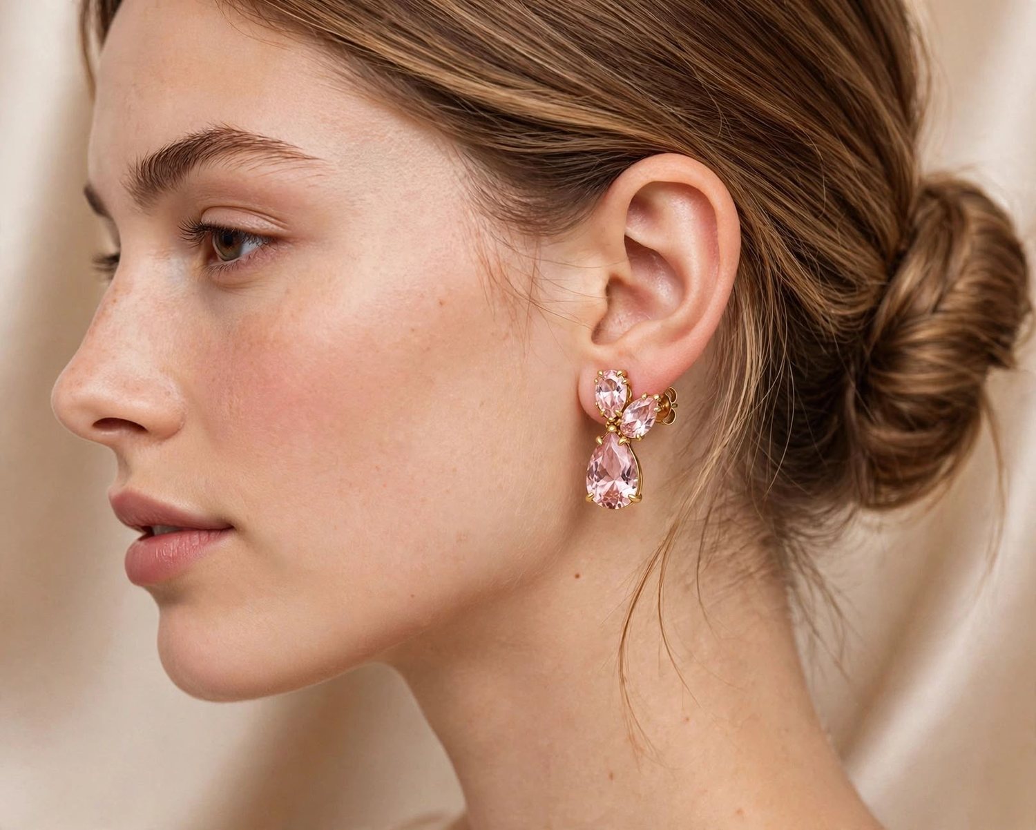 Tiare Fraîche — pendientes cluster de cristal rosa en oro 18K